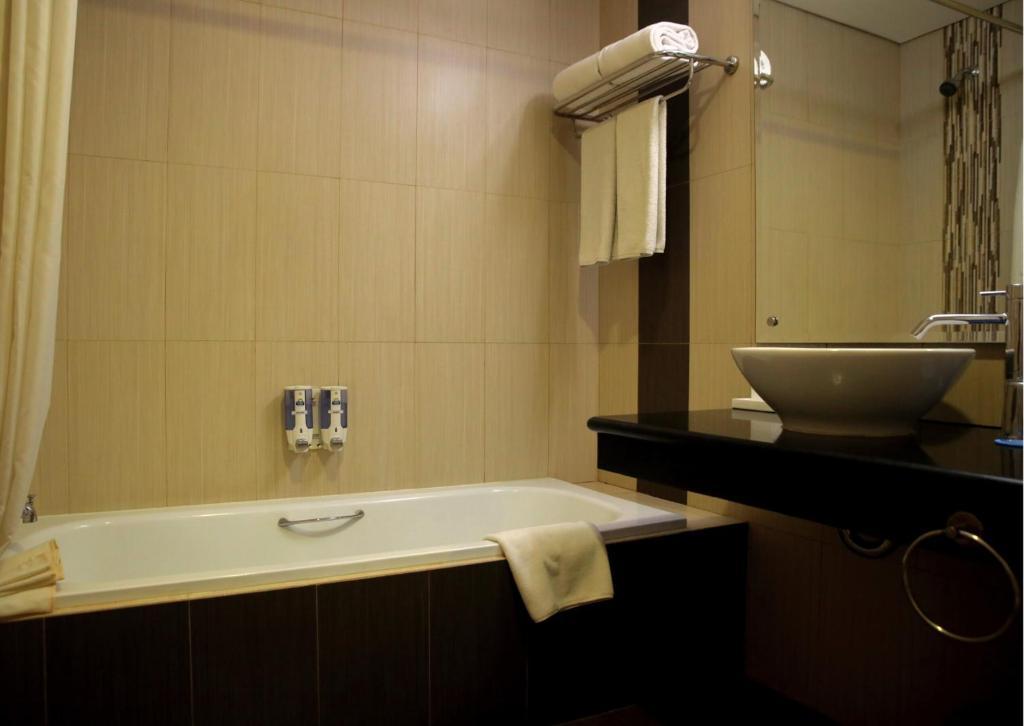 טנגרנג Days Hotel & Suites By Wyndham Jakarta Airport מראה חיצוני תמונה