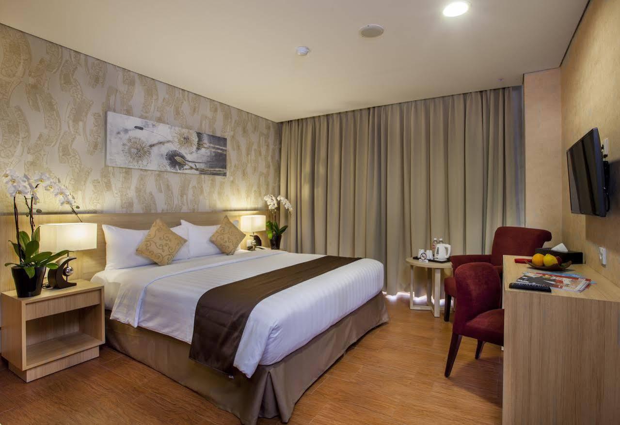 טנגרנג Days Hotel & Suites By Wyndham Jakarta Airport מראה חיצוני תמונה