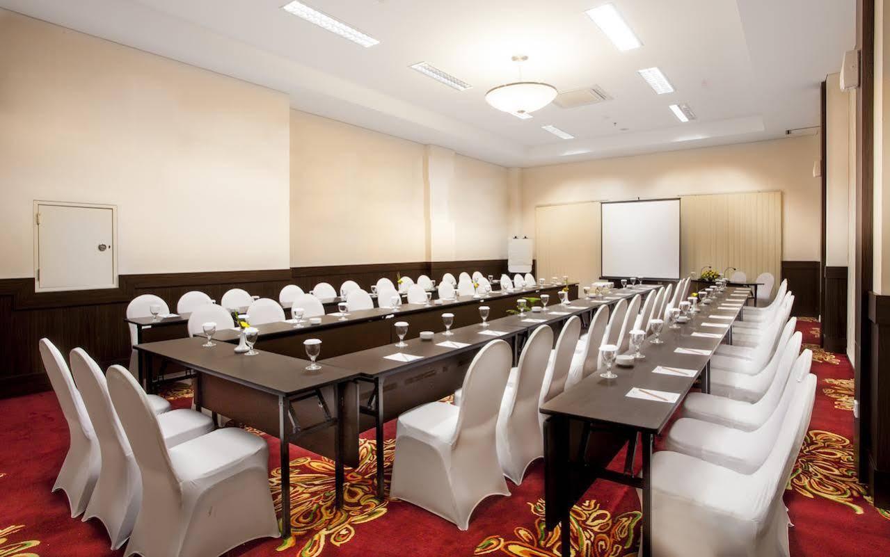 טנגרנג Days Hotel & Suites By Wyndham Jakarta Airport מראה חיצוני תמונה